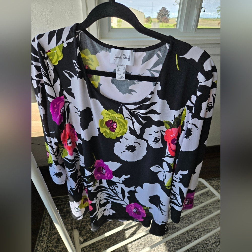 Joseph Ribkoff Black and White Boxy 3/4 Sleeve Blouse
